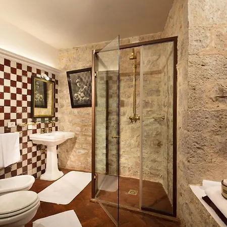Capodacqua Sleeps 10 Pool Air Con Wifi Capodacqua (Foligno)